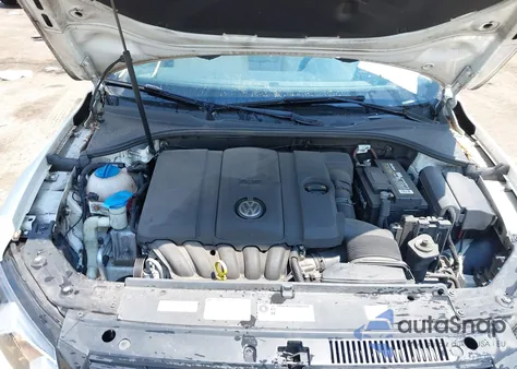 2014 Volkswagen Passat 2.5L Se z USA, uszkodzony, nr VIN 1VWBP7A34EC020471